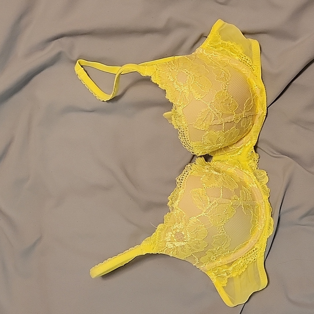 Body By Victoria Victoria's Secret Lined Demi Yellow Lace Bra 32D
